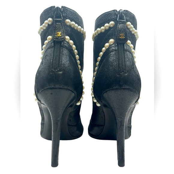 CHANEL Pearl Ankle Boots Black Leather EU 38 US 8 - Picture 13 of 16
